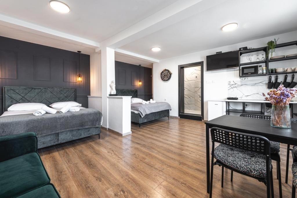 Guest House Allineeddubrovnik Choose Between Double Room Or Penthouse Or Studio Apartments Free Parking Bagian luar foto