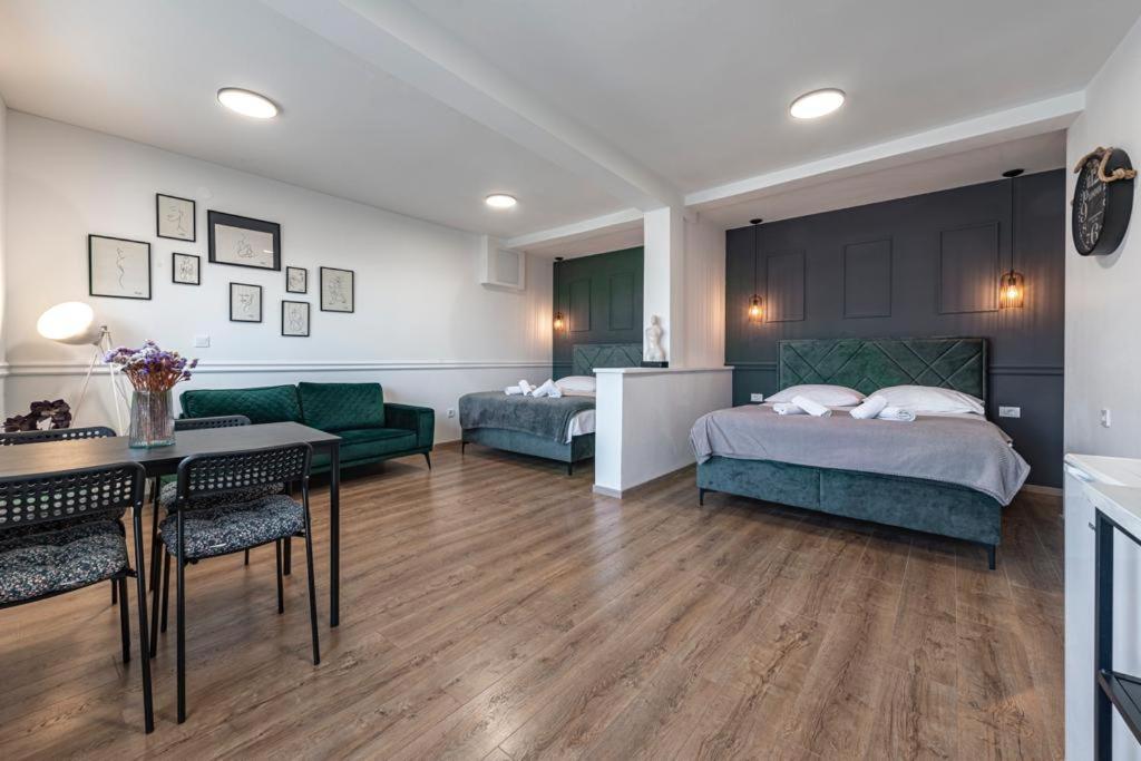 Guest House Allineeddubrovnik Choose Between Double Room Or Penthouse Or Studio Apartments Free Parking Bagian luar foto